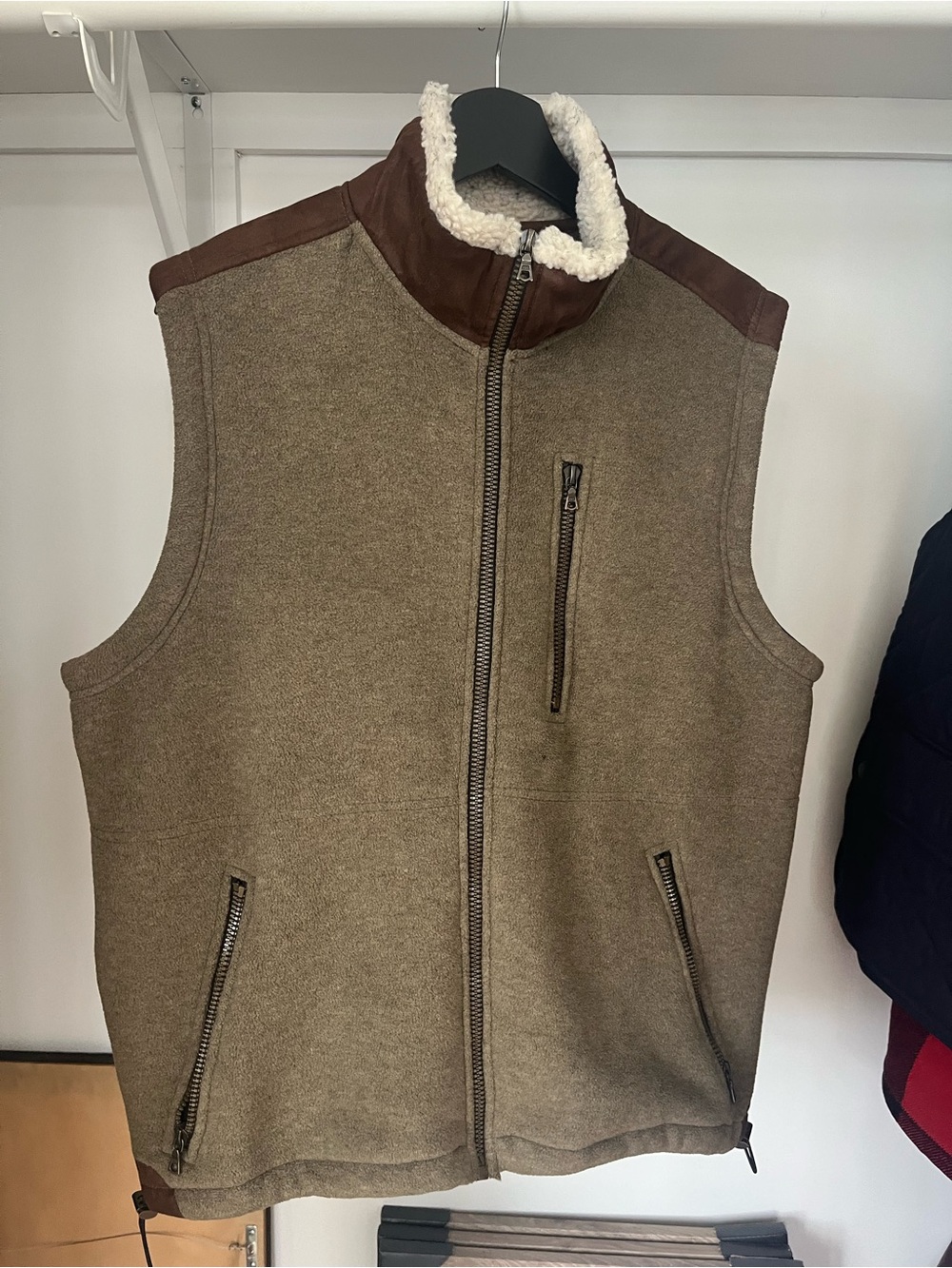Orvis Tan Brown Sherpa Collar Zip Vest